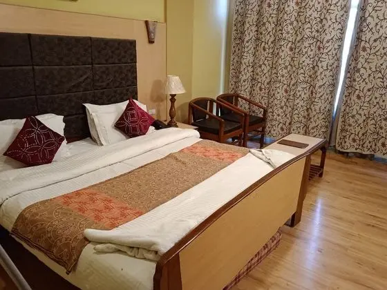 Deluxe Tek Büyük Yataklı Oda, Göl Manzaralı