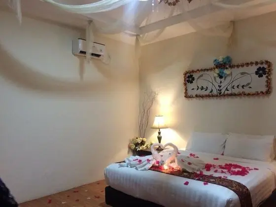 Tek Büyük Yataklı Oda (Sea Front)