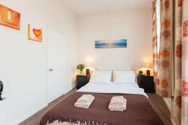 Tek Büyük Yataklı Oda, 1 Çift Kişilik Yatak