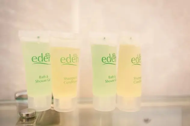 Tek Büyük Yataklı Oda, Ortak Banyo