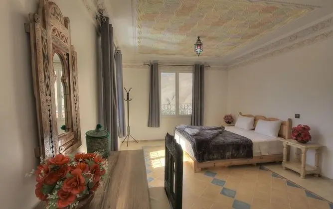 Üç Kişilik Oda