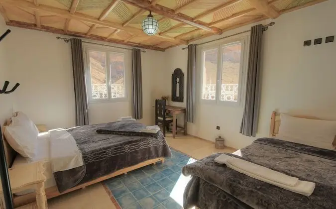 Üç Kişilik Oda