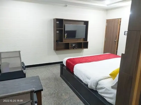 Deluxe Tek Büyük Yataklı Oda