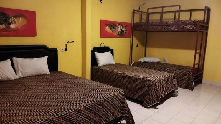 Family Oda, Birden Çok Yatak, Sigara İçilmez, 2 Banyolu