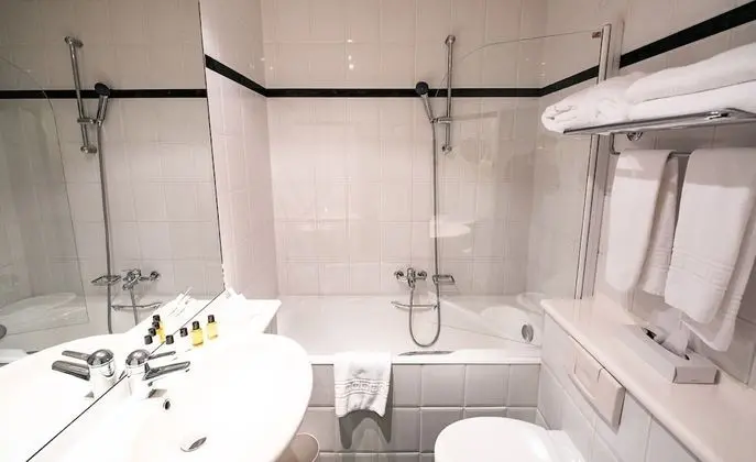 Superior Tek Büyük veya İki Ayrı Yataklı Oda