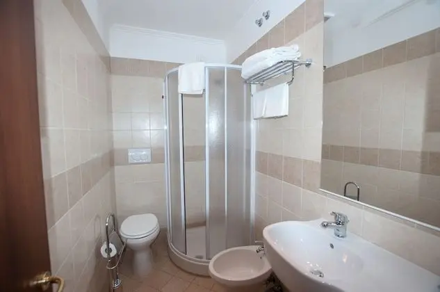 Classic Üç Kişilik Oda