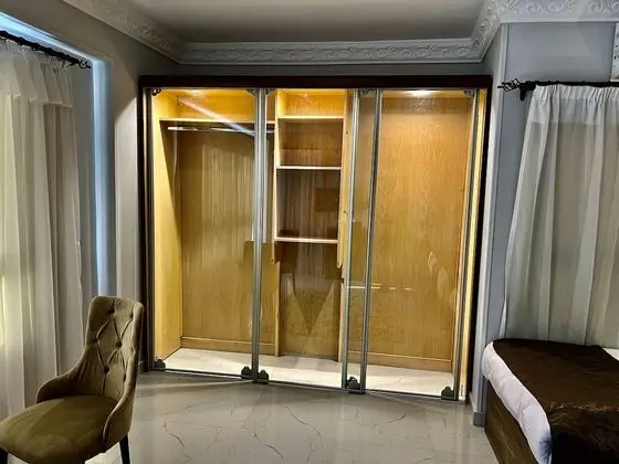 City Üç Kişilik Oda