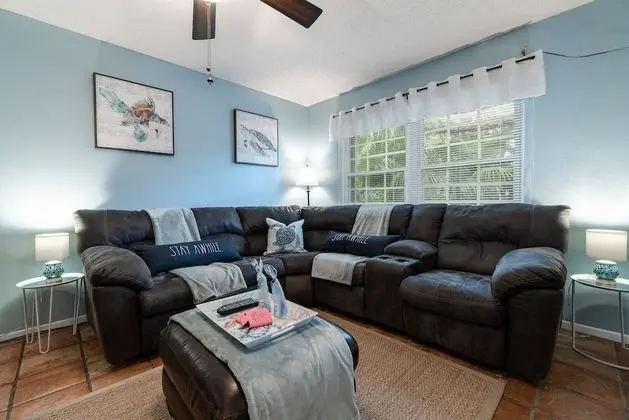 Daire (New Listing Townhouse Paradise -Steps)