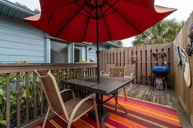 Daire (New Listing Townhouse Paradise -Steps)