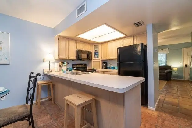 Daire (New Listing Townhouse Paradise -Steps)