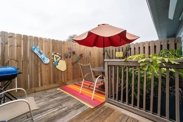 Daire (New Listing Townhouse Paradise -Steps)