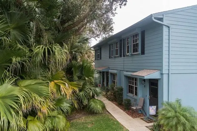 Daire (New Listing Townhouse Paradise -Steps)