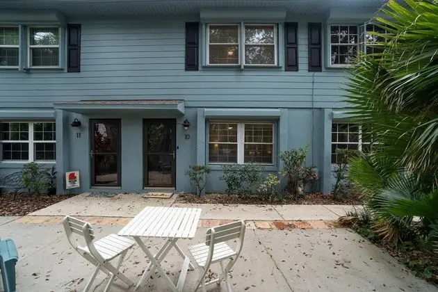 Daire (New Listing Townhouse Paradise -Steps)