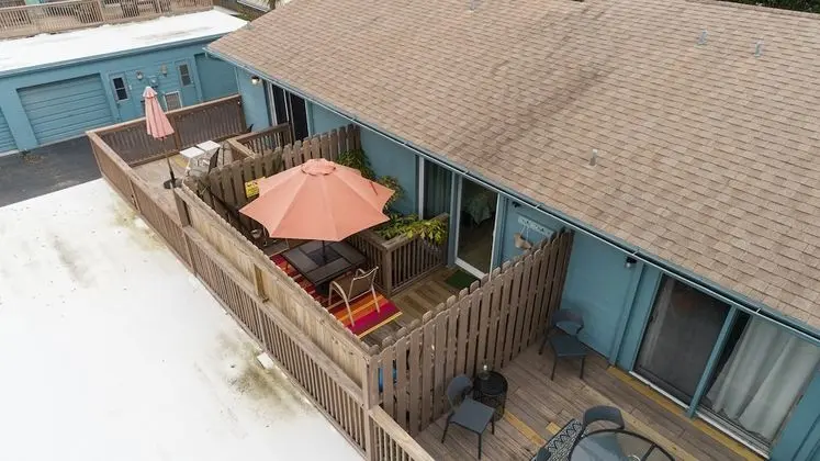 Daire (New Listing Townhouse Paradise -Steps)