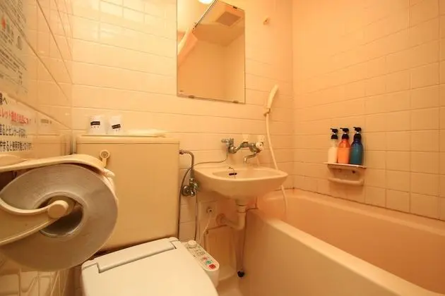 İki Ayrı Yataklı Oda, Sigara İçilmez