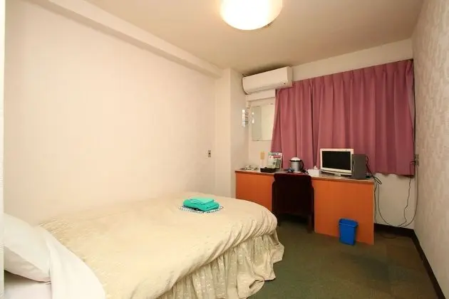 Tek Kişilik Oda, Sigara İçilebilir