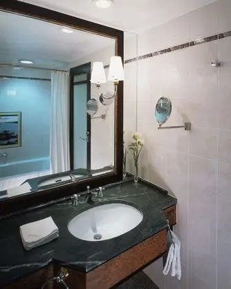 Standard Oda, Bağlantılı Odalar, Kule