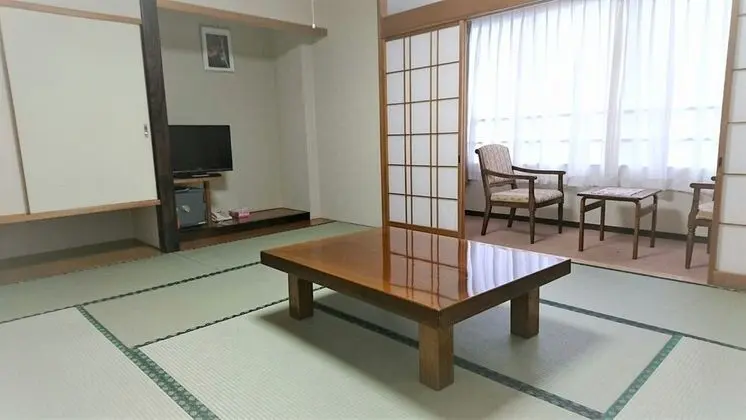 Traditional Oda, Sigara İçilebilir (JP, with Private Toilet, Run of House)