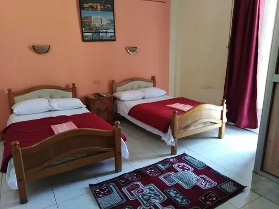 Tek Büyük veya İki Ayrı Yataklı Oda