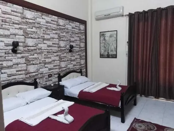 Tek Büyük veya İki Ayrı Yataklı Oda