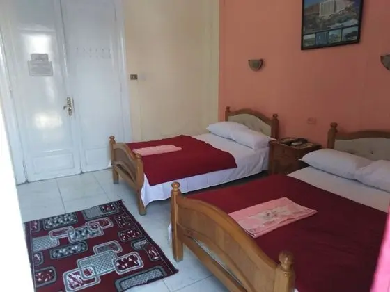 Üç Kişilik Oda