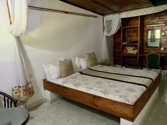 Traditional Büyük Yataklı Tek Kişilik Oda