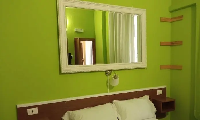 Economy Tek Büyük Yataklı Oda