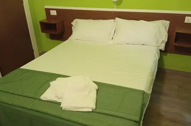 Economy Tek Büyük Yataklı Oda