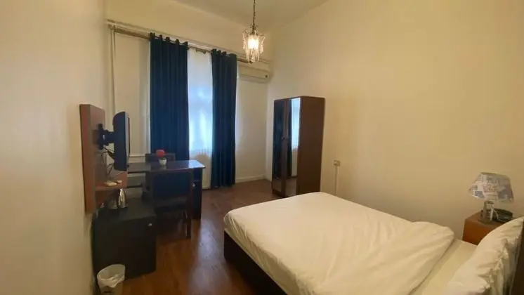 Tek Büyük Yataklı Oda
