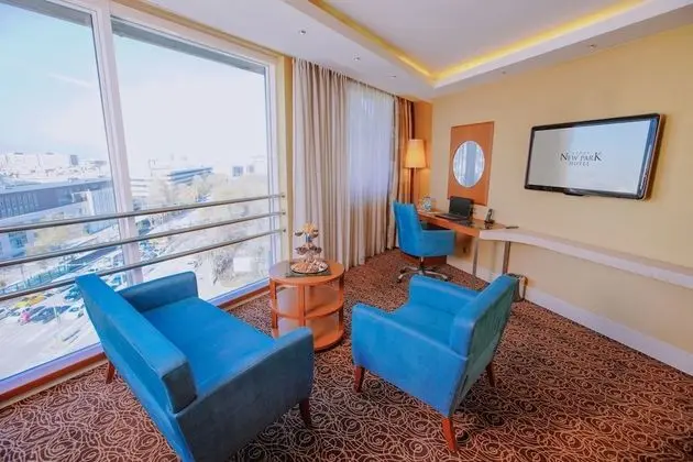 Grand Suite 1 Bedroom, 2 Bathroom, Executive Lounge & Cafe