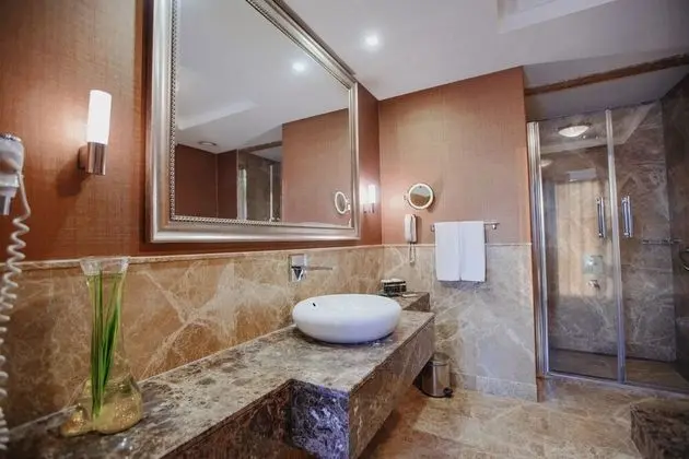 Grand Suite 1 Bedroom, 2 Bathroom, Executive Lounge & Cafe