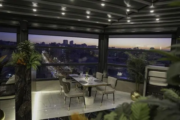 Grand Suite 1 Bedroom, 2 Bathroom, Executive Lounge & Cafe