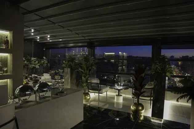 Grand Suite 1 Bedroom, 2 Bathroom, Executive Lounge & Cafe