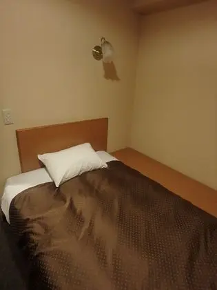 Tek Kişilik Oda, Sigara İçilebilir