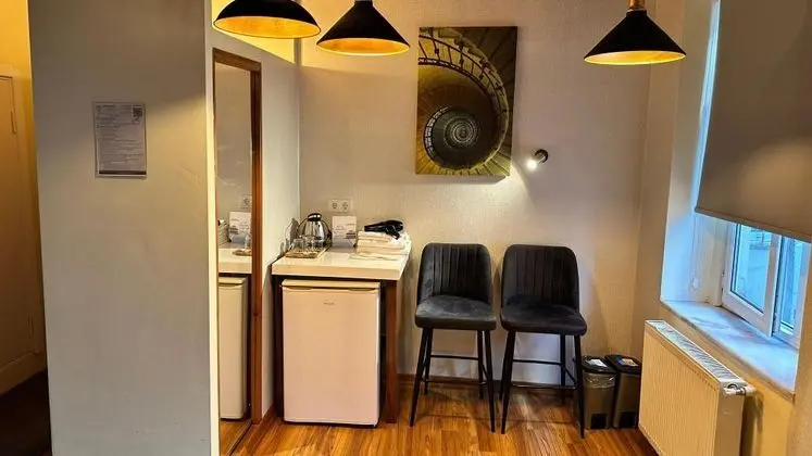 Standart Oda, Kara Manzaralı