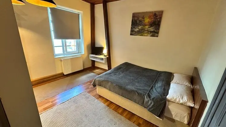 Standart Oda, Kara Manzaralı