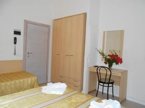 Üç Kişilik Oda