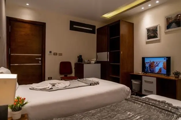 Tek Büyük veya İki Ayrı Yataklı Oda, Şehir Manzaralı