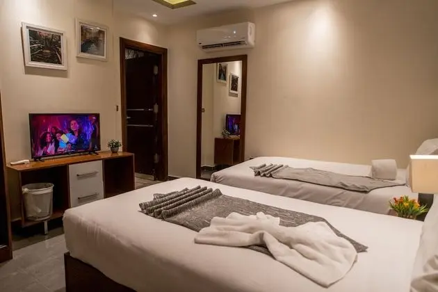 Tek Büyük veya İki Ayrı Yataklı Oda, Şehir Manzaralı