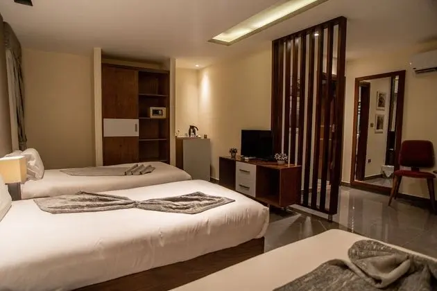 Tek Büyük veya İki Ayrı Yataklı Oda, Şehir Manzaralı
