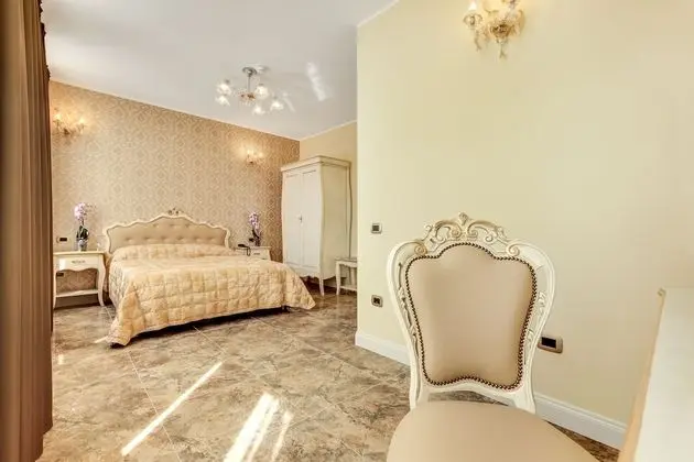 Üç Kişilik Oda