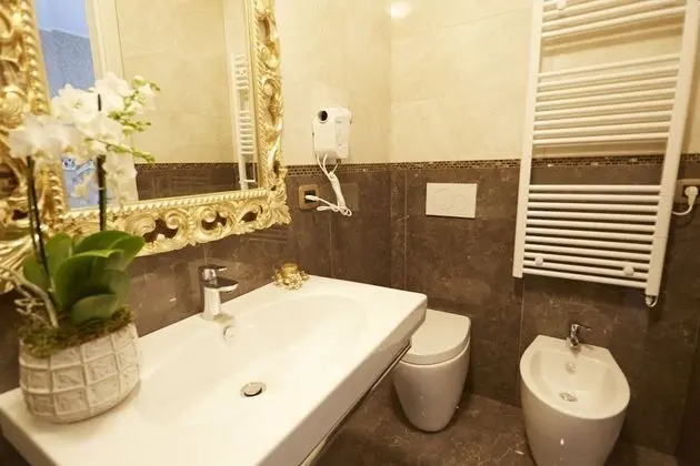 Üç Kişilik Oda
