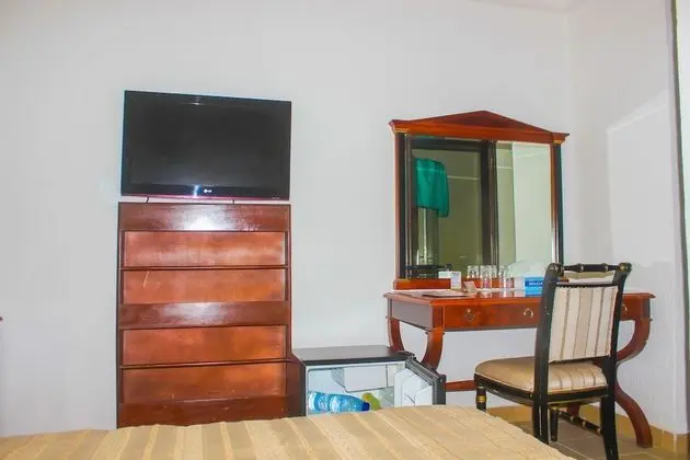 Basic Tek Büyük Yataklı Oda