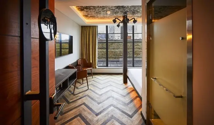 Çatı Katı (Loft), Teras