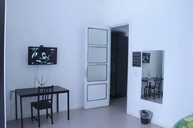 Dört Kişilik Oda, Ortak Banyo (Colata di Colore)