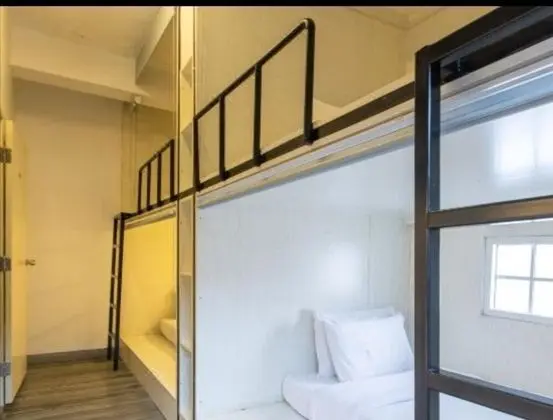 Economy Dört Kişilik Oda, Ortak Banyo