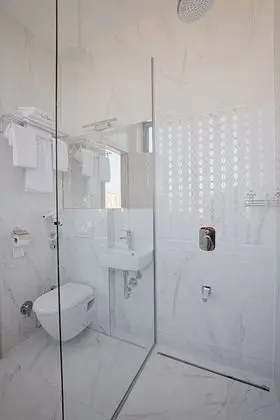 Basic Büyük Yataklı Tek Kişilik Oda, Engellilere Uygun