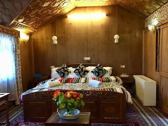 Deluxe Oda, Birden Çok Yatak, Sigara İçilmez