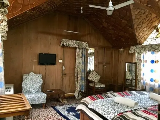 Deluxe Oda, Birden Çok Yatak, Sigara İçilmez