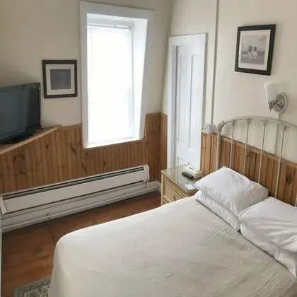 Basic Tek Büyük Yataklı Oda